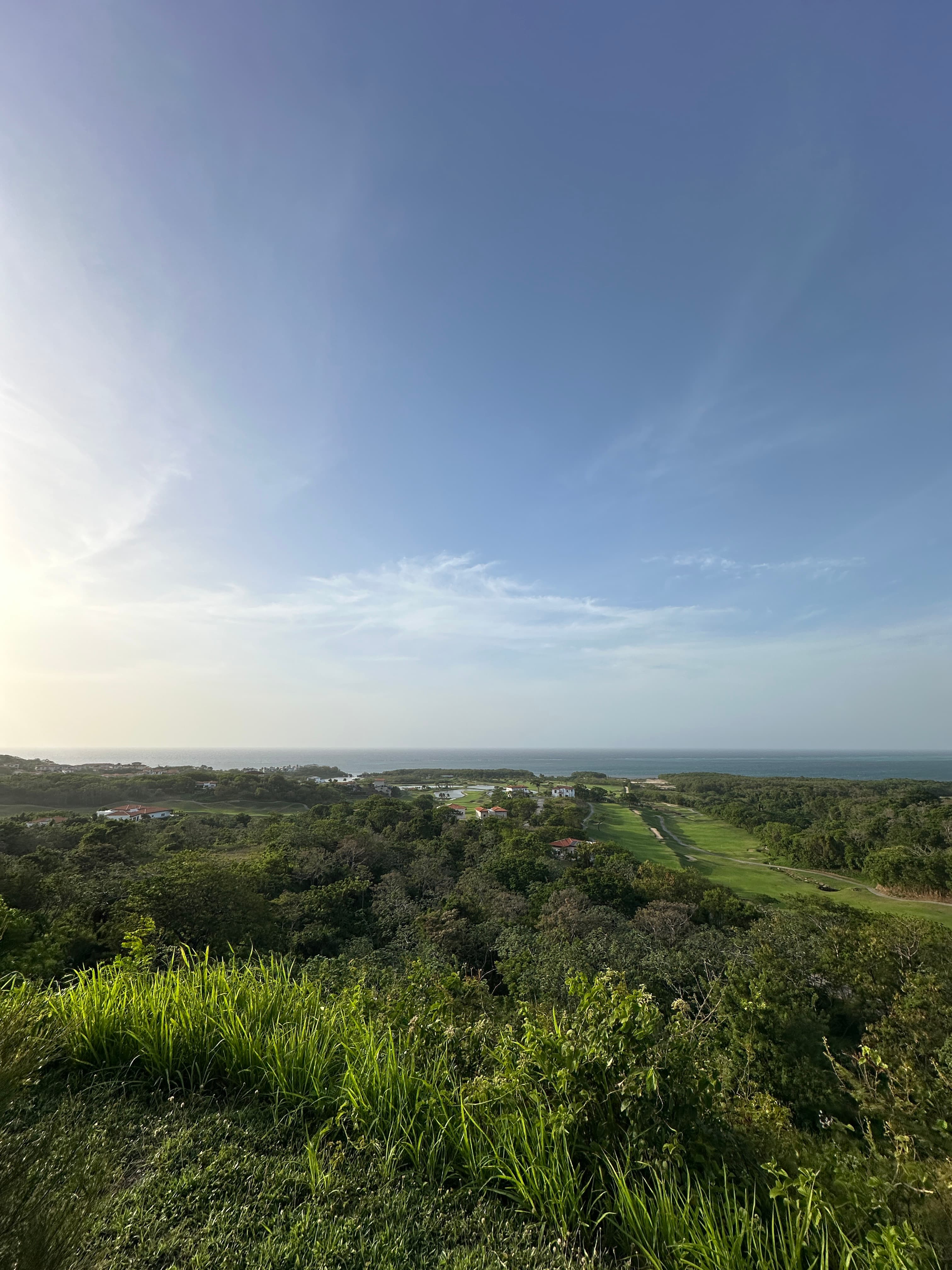 Hilltop view over Roatán's jungle and the Caribbean